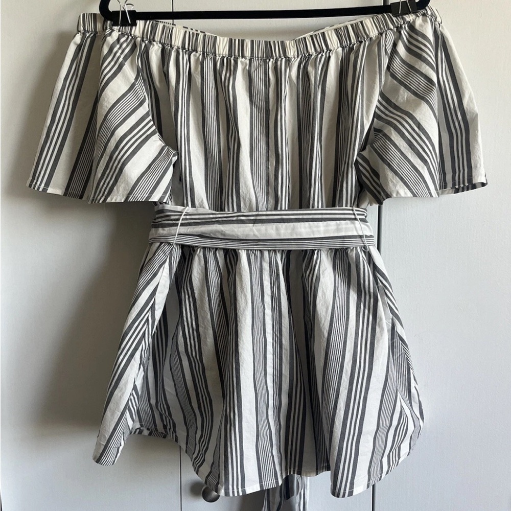 Lane Bryant Size 18 Blouse Gray White Striped Off the Shoulder Tie at Waist - Picture 6 of 13